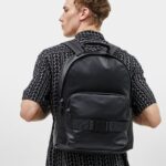 Mochila de piel sintética